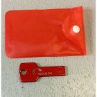 Красная флешка 4 ГБ с пластиковым футляром красного цвета на пуговице