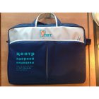 Сине-белая сумка для ноутбука с нанесением логотипа и надписи